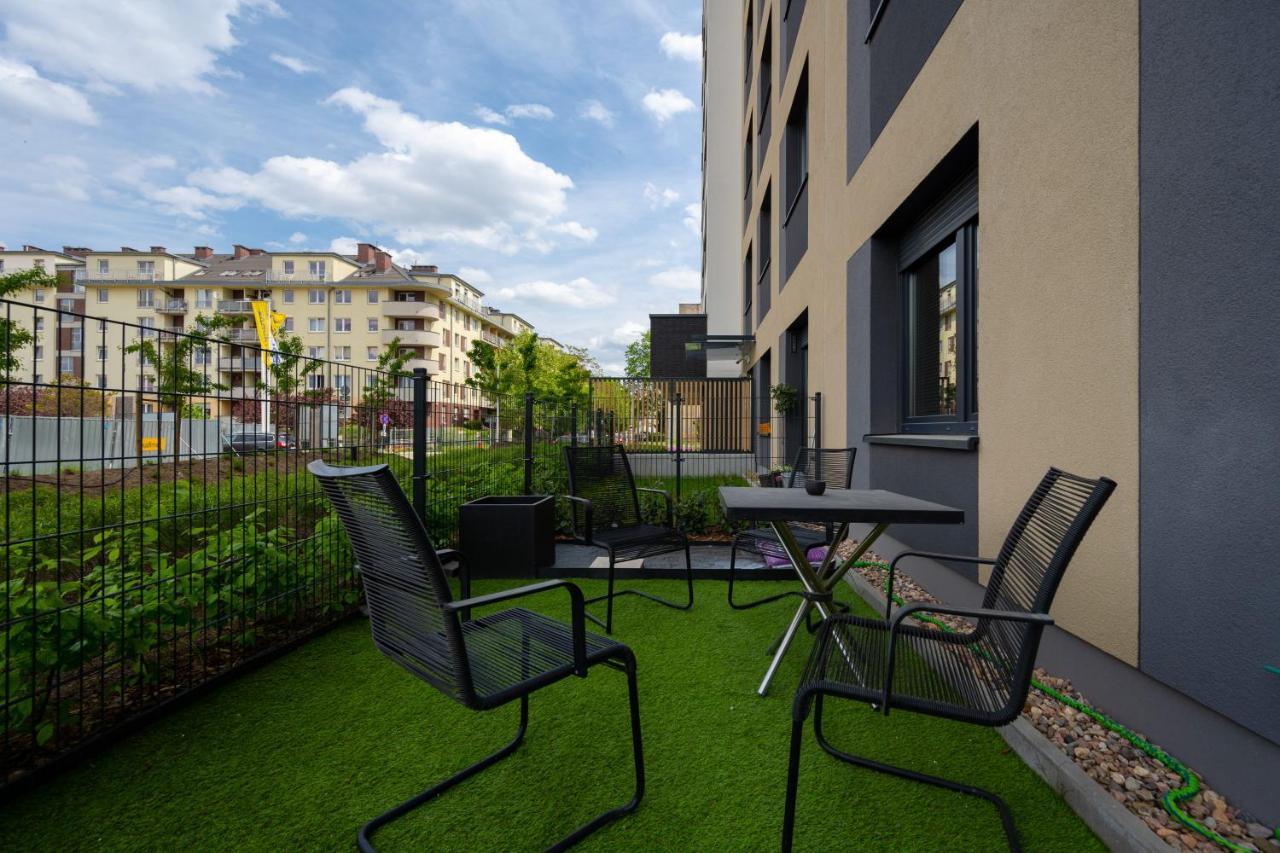 Miedziana 6 & 18 Apartment With Free Garage Wroclaw By Renters Exterior foto