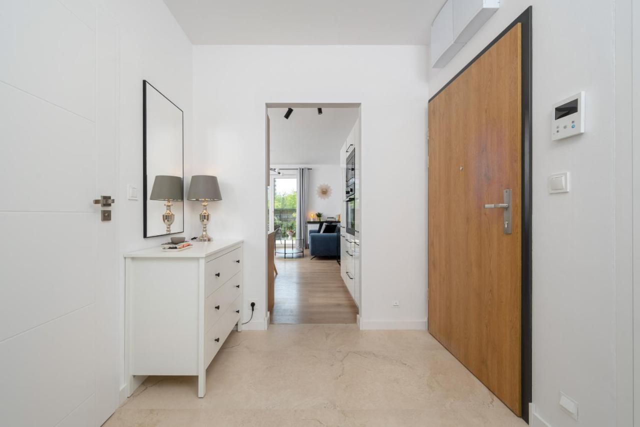 Miedziana 6 & 18 Apartment With Free Garage Wroclaw By Renters Exterior foto