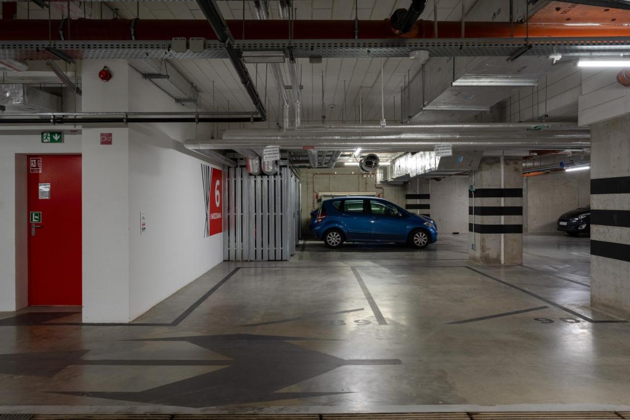 Miedziana 6 & 18 Apartment With Free Garage Wroclaw By Renters Exterior foto