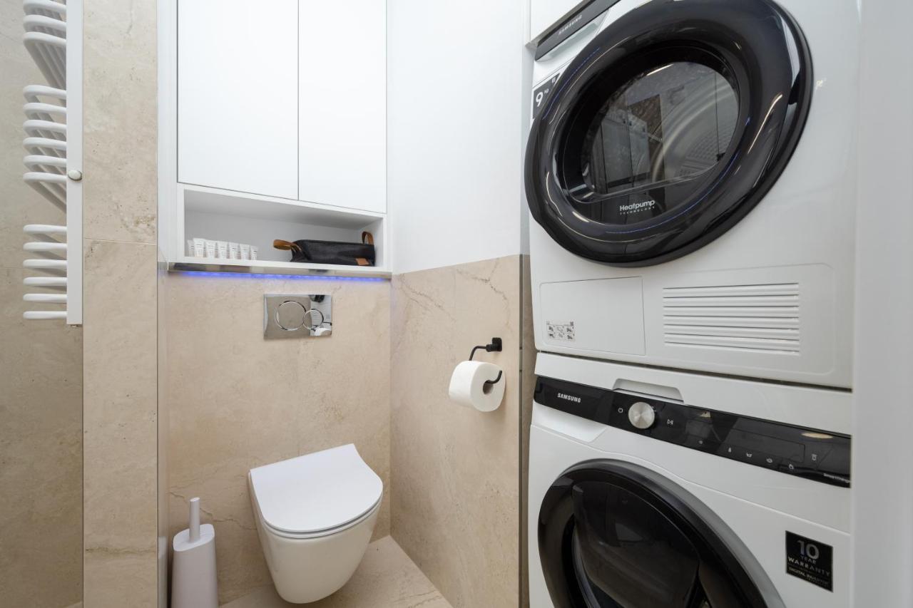 Miedziana 6 & 18 Apartment With Free Garage Wroclaw By Renters Exterior foto