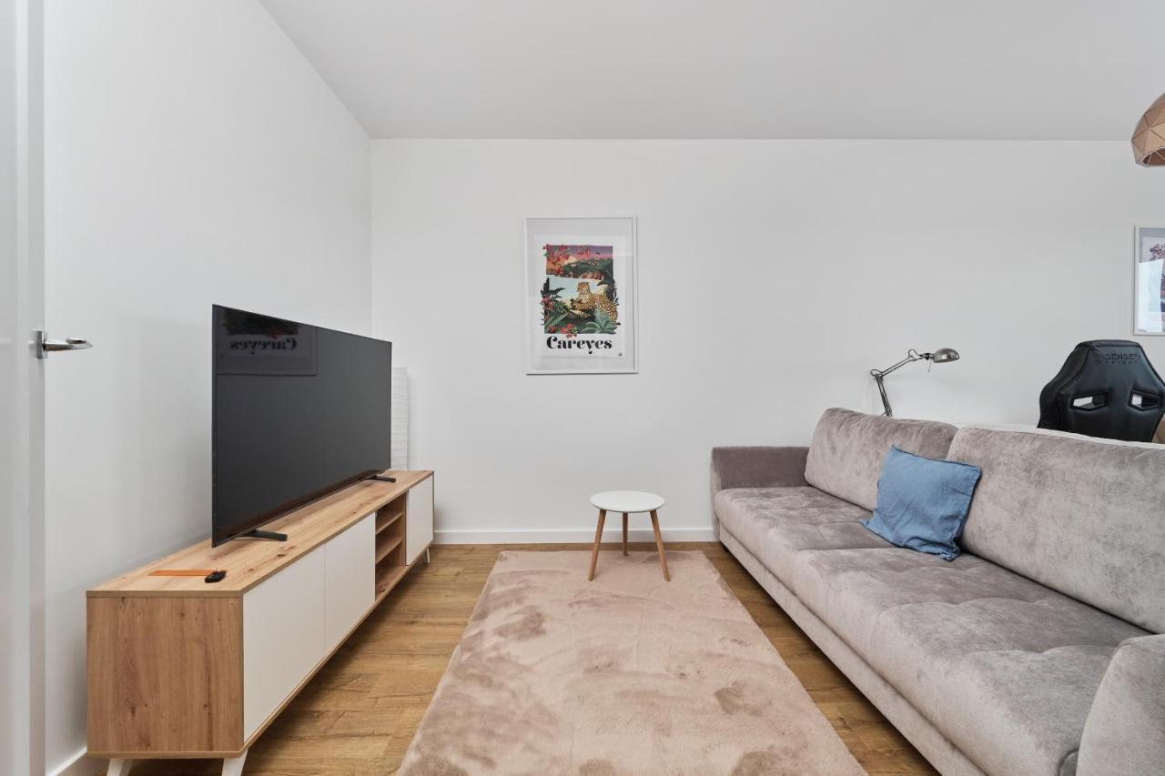Miedziana 6 & 18 Apartment With Free Garage Wroclaw By Renters Exterior foto